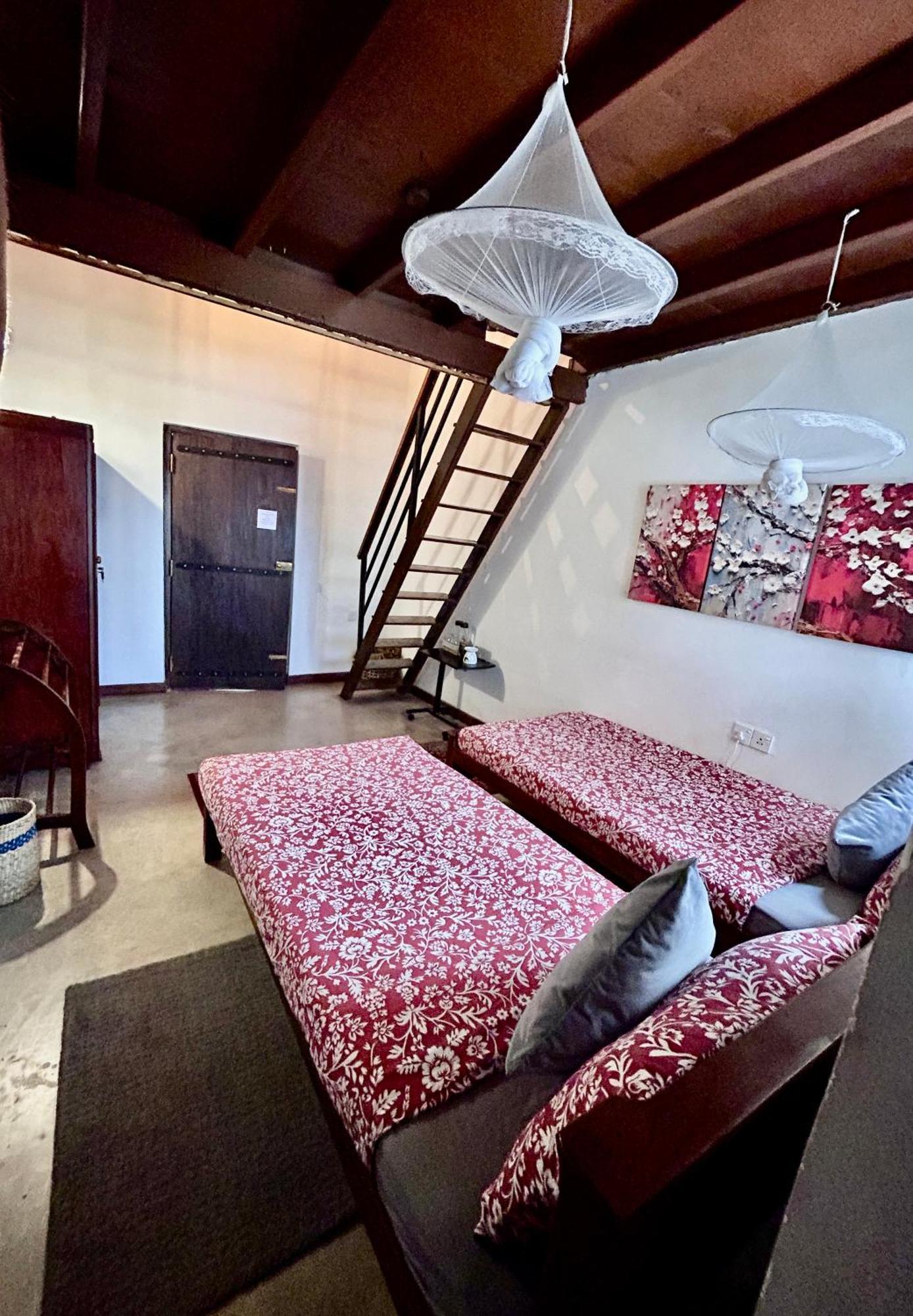 Colonial Residence 康提 外观 照片